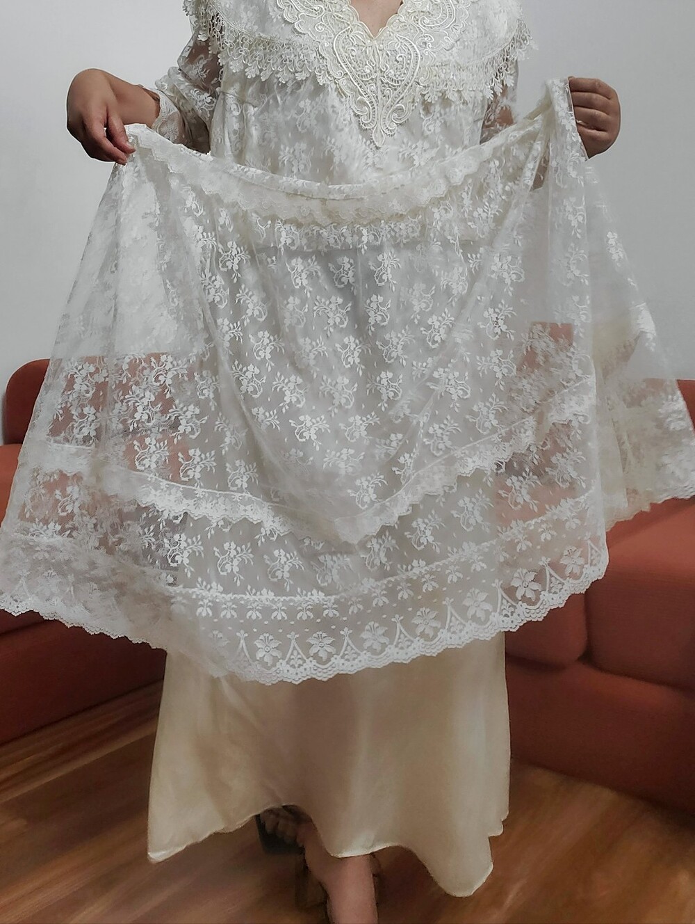 VINTAGE LACE DRESZ - Picture 7 of 10